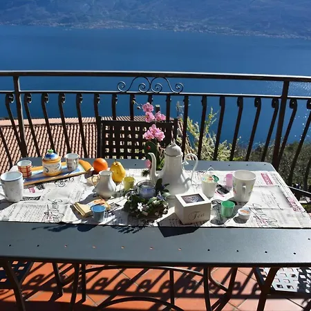 Mandorla Apartment