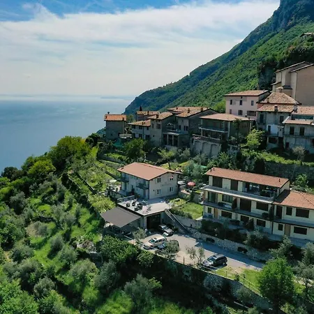 Mandorla Apartment *